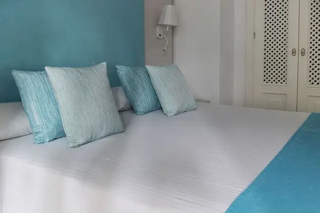 Deluxe Süit, 1 Yatak Odası, Deniz Manzaralı, Okyanusa Sıfır (2 Adults + 1 Child)