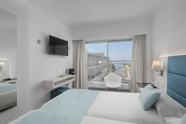 Superior Büyük Yataklı Tek Kişilik Oda, Balkon, Deniz Manzaralı