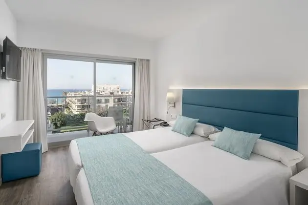 Superior Büyük Yataklı Tek Kişilik Oda, Balkon, Deniz Manzaralı