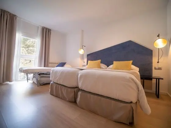 Dört Kişilik Oda (3 Adults + 1 Child)