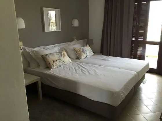 Apart Daire, 2 Yatak Odası, Balkon, Havuz Manzaralı