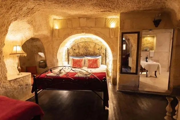 Deluxe Cave,    , Jakuzili