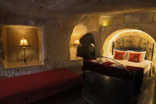 Deluxe Cave,    , Jakuzili