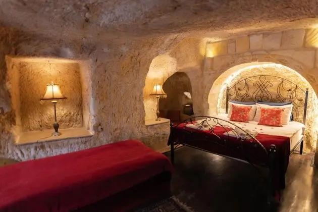 Deluxe Cave,    , Jakuzili