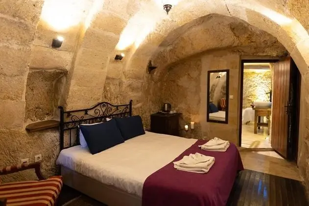 Deluxe Cave,    , Jakuzili