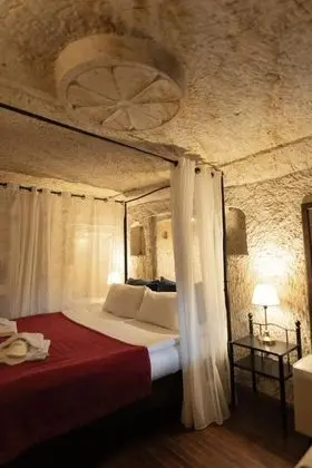 Deluxe Cave,    , Jakuzili