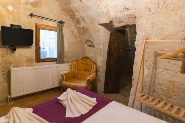 Deluxe Cave,    , Jakuzili