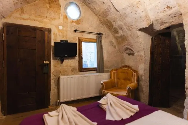 Deluxe Cave,    , Jakuzili