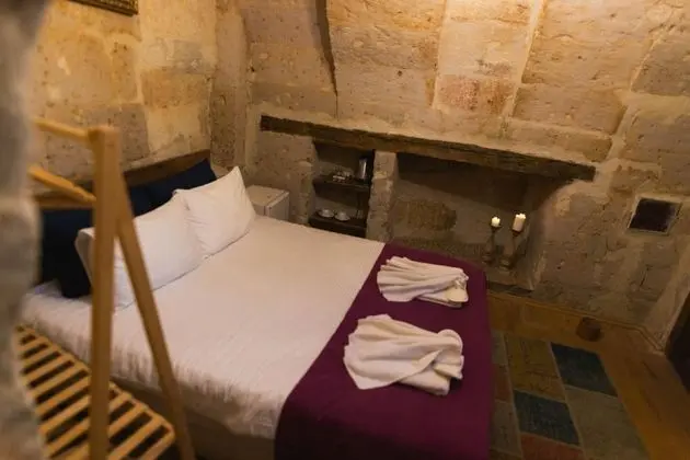 Deluxe Cave,    , Jakuzili