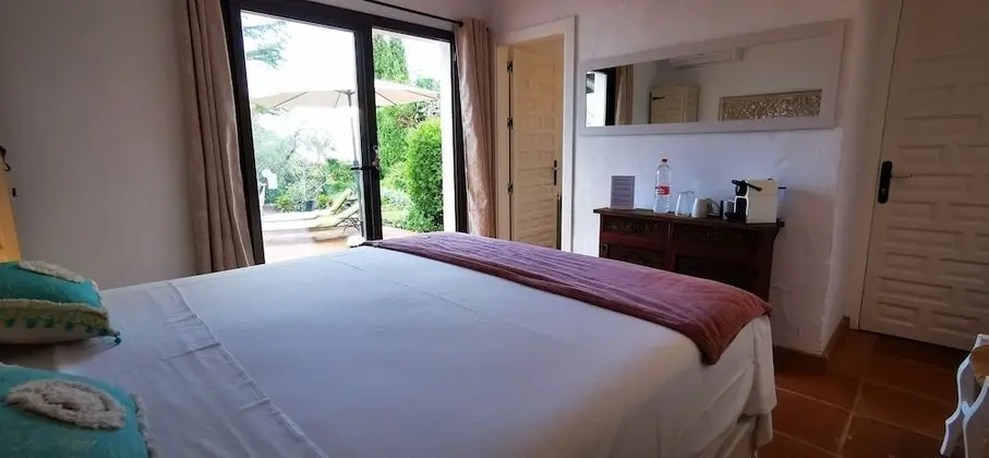 Comfort Tek Büyük Yataklı Oda, 1 Büyük (Queen) Boy Yatak, Teras, Bahçe Manzaralı (Jardin)
