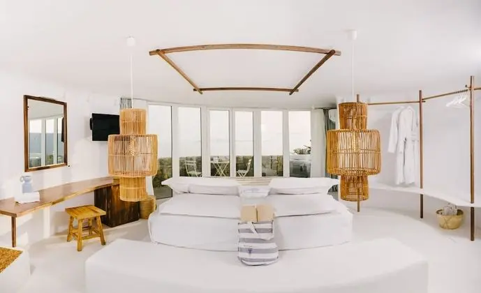 Front Sea View Suite (Outdoor Mini Plunge Pool)