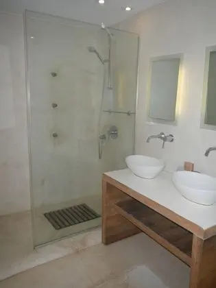 Rocabella Suite Caldera View with Outdoor Mini Plunge Pool for 6 Guests