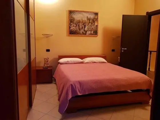 Tek Büyük Yataklı Oda, Ortak Banyo