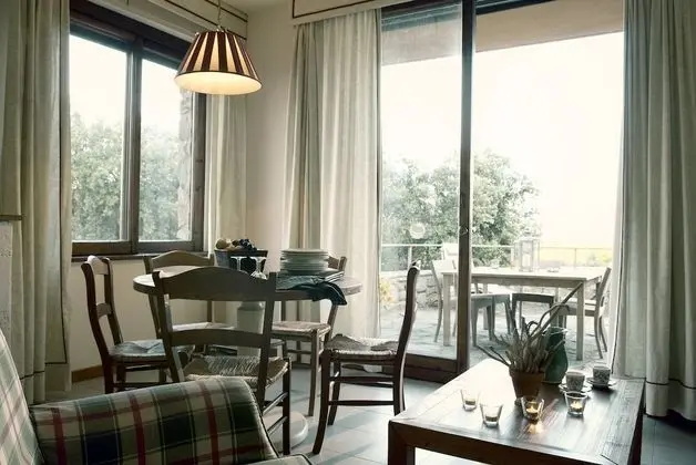 Villa (4 Adults)