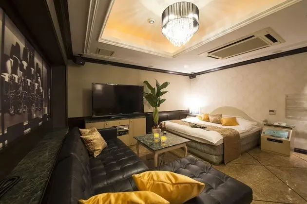 Luxury Tek Büyük Yataklı Oda