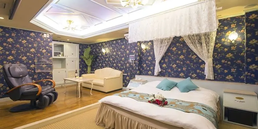 Luxury Tek Büyük Yataklı Oda