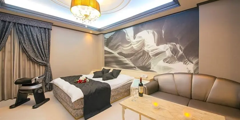 Luxury Tek Büyük Yataklı Oda