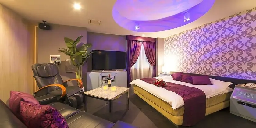 Luxury Tek Büyük Yataklı Oda