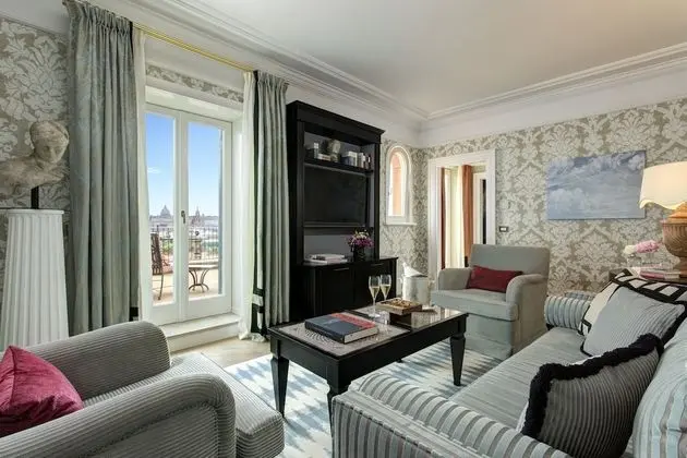 Çatı Katı Süiti (Penthouse)