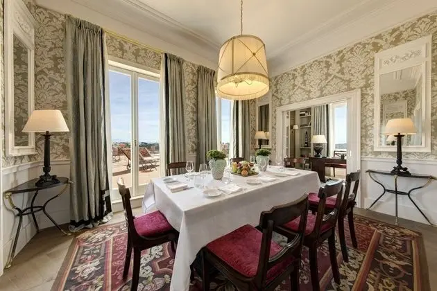 Çatı Katı Süiti (Penthouse)
