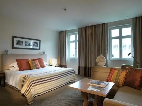 Çift ​​kişilik Deluxe King Bed