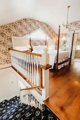 Süit, Sıcak Su Küveti (Signature Two-Story Suite)
