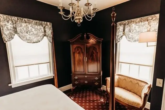 Tek Büyük Yataklı Oda, Özel Banyo (Standard Guest Room)