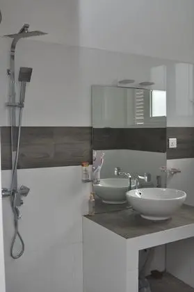 Tek Büyük Yataklı Oda, Sigara İçilmez, Ortak Banyo