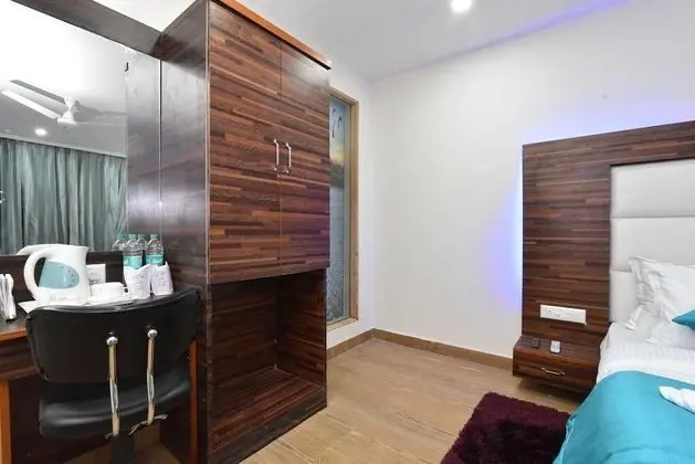 Deluxe Tek Büyük Yataklı Oda