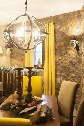 Ev, Dağ Manzaralı
