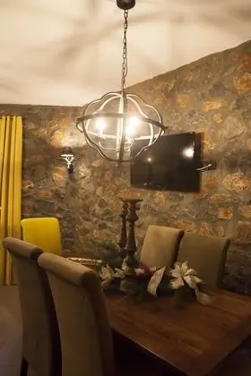 Ev, Dağ Manzaralı