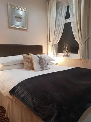 Tek Büyük Yataklı Oda, Banyolu/Duşlu