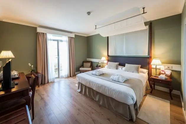 Tek Büyük Yataklı Oda, Balkon, Deniz Manzaralı