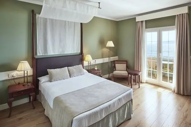 Tek Büyük Yataklı Oda, Balkon, Deniz Manzaralı
