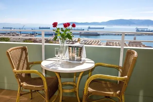 Tek Büyük Yataklı Oda, Balkon, Deniz Manzaralı