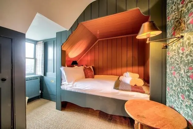 Ev (4 Bedrooms)