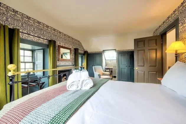 Ev (4 Bedrooms)