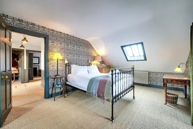 Ev (4 Bedrooms)