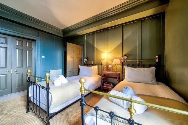 Ev (4 Bedrooms)