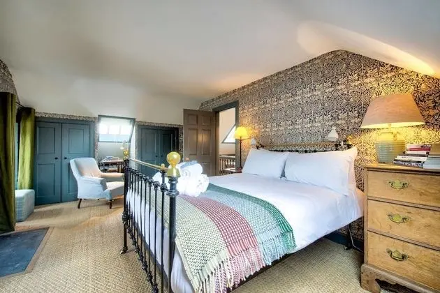 Ev (4 Bedrooms)
