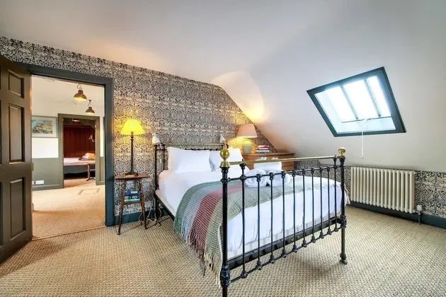 Ev (4 Bedrooms)