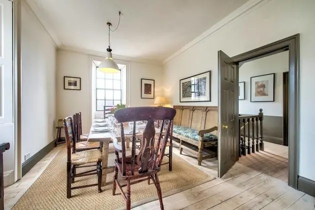 Ev (4 Bedrooms)