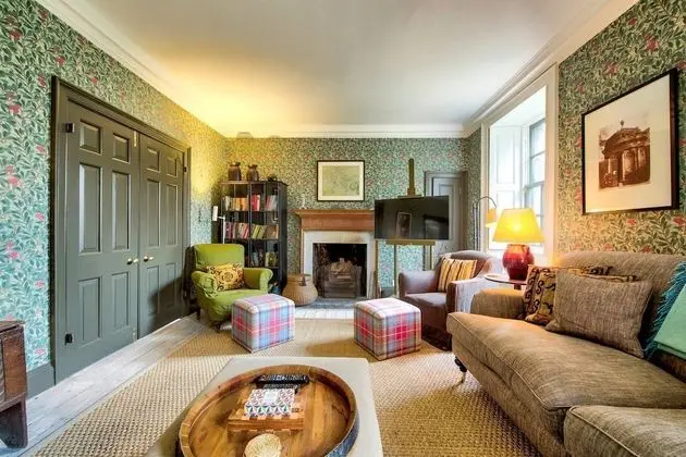 Ev (4 Bedrooms)