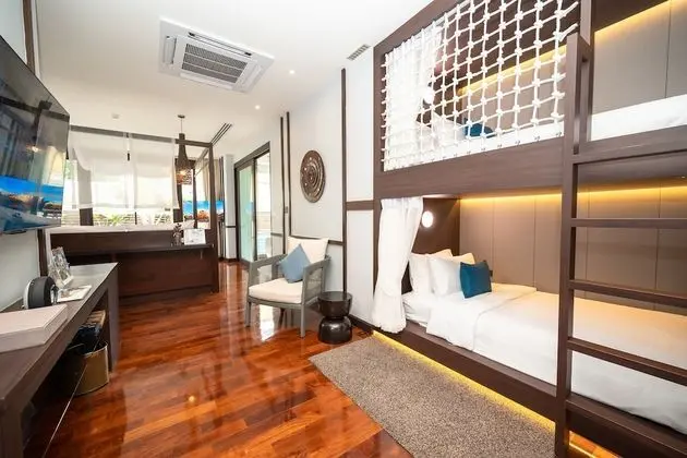 Grand Family Premier Pool Suite