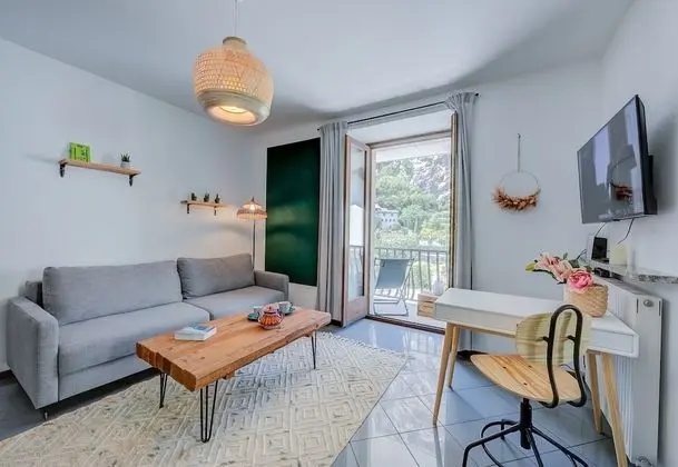 Family Apart Daire, 1 Çift Kişilik Yatak ve Çekyat (The Rock View)