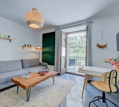 Family Apart Daire, 1 Çift Kişilik Yatak ve Çekyat (The Rock View)