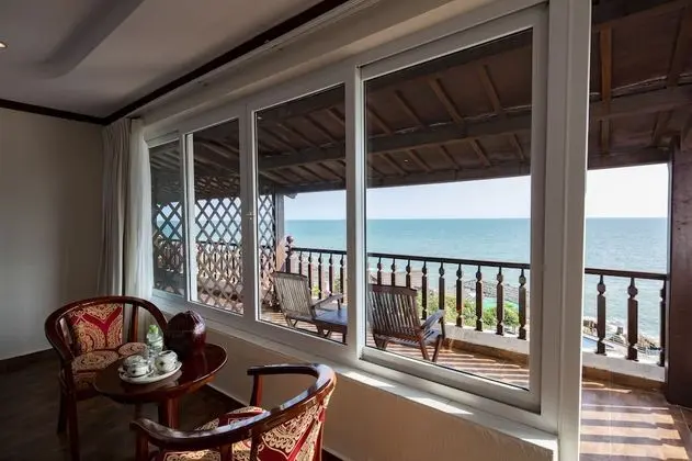 Deluxe Villa, Denize Sıfır