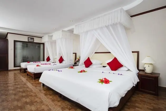 Deluxe Villa, Denize Sıfır