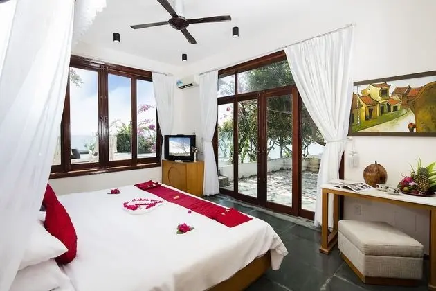 Deluxe Villa, Denize Sıfır