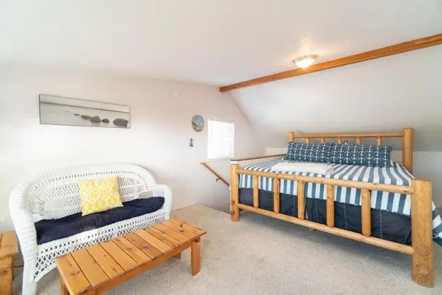 Ev, Birden Çok Yatak (Rockaway Beachhouse)
